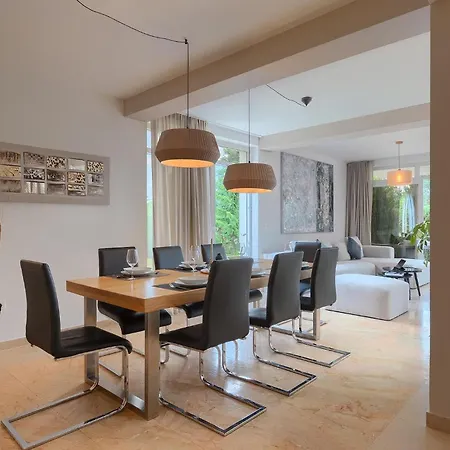 Kate Vikendica Zminj