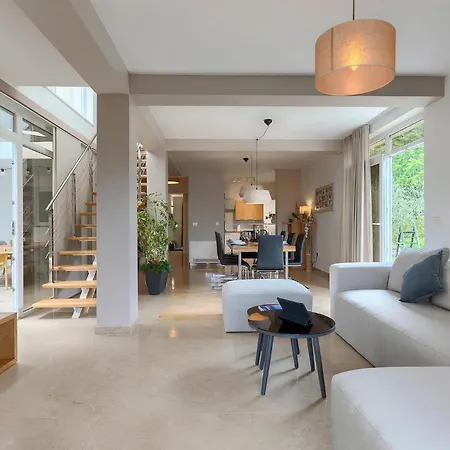 Kate Vikendica Zminj